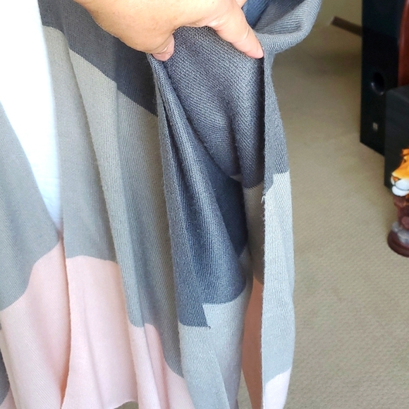 Women's Gray/Pink Long Cover Shawl (OS) - Picture 3 of 5